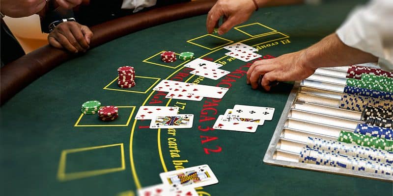 Các khái niệm trong poker tại W88- Rake, Bluff, Tilt, squeeze play có nghĩa là gì?